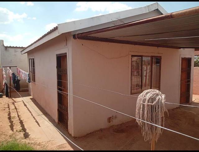 2 BEDROOM HOUSE FOR SALE IN SOSHANGUVE SOUTH